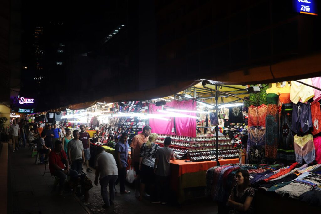 ตลาดนัดกลางคืนพัฒน์พงษ์
