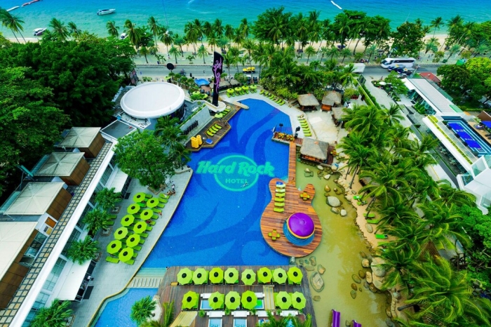 โรงแรมดูพลุพัทยา 2021 ฮาร์ดร็อค พัทยา (Hard Rock Hotel Pattaya)