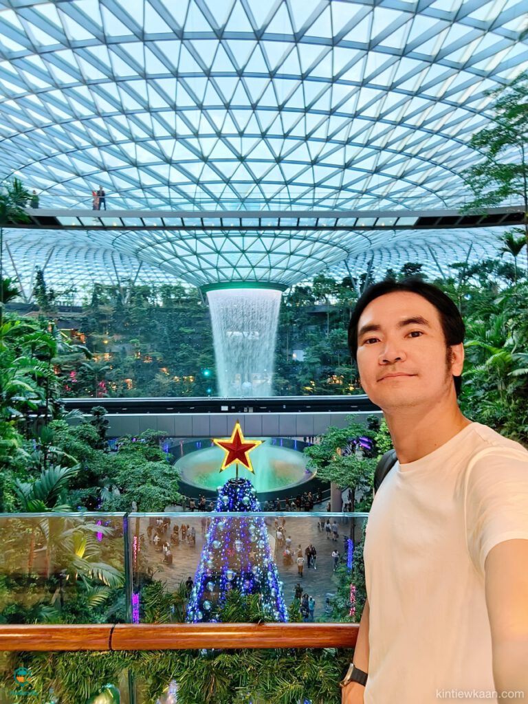 รีวิว สิงคโปร์ น้ำตก HSBC Rain Vortex - Jewel Changi Airport